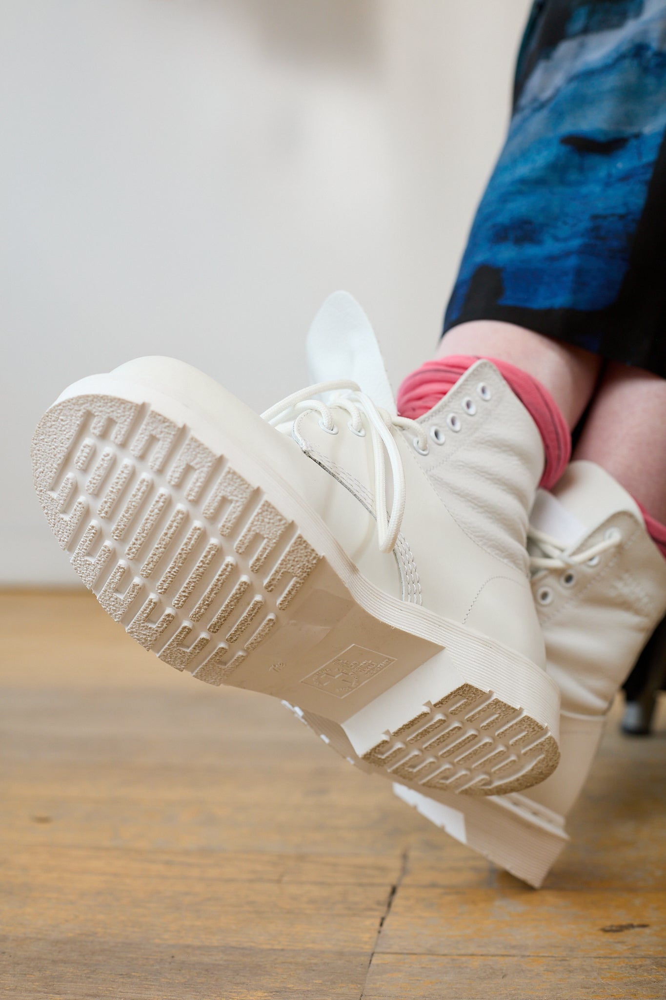 1460 MM6 x Dr Martens