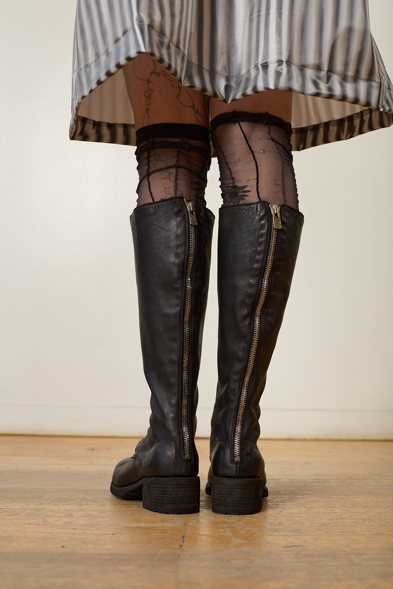NV10ZV Lace Front Boots
