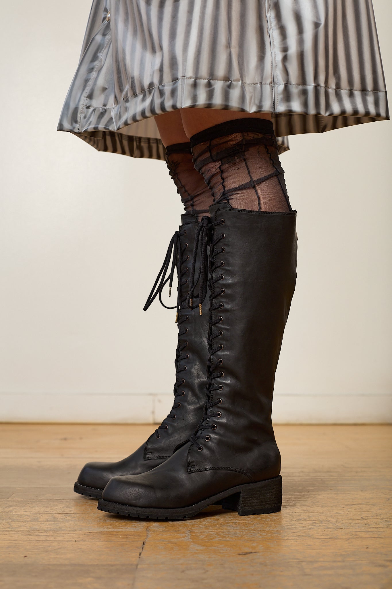 NV10ZV Lace Front Boots