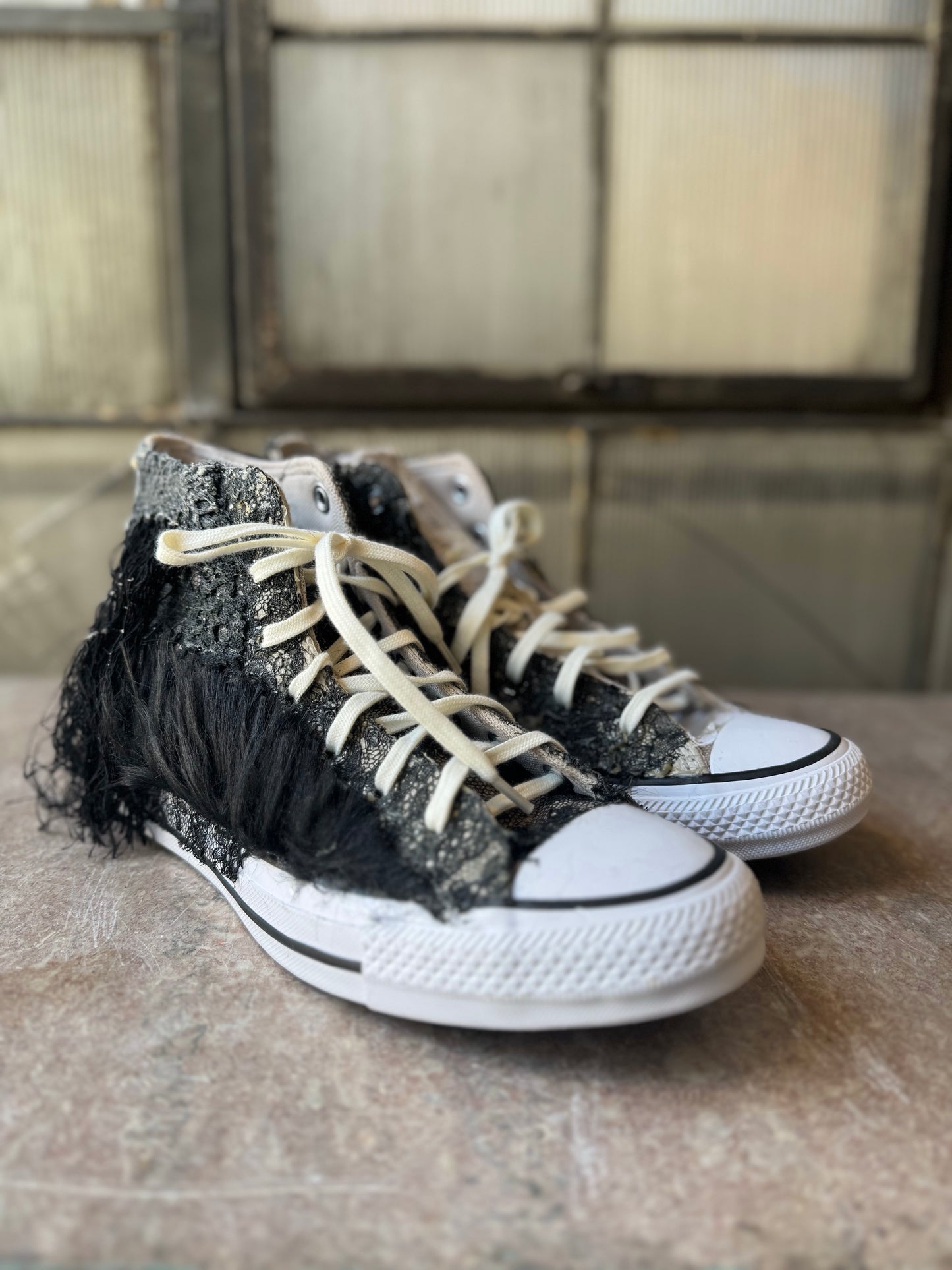 Latex Gym Shoe (high-top w/fur)