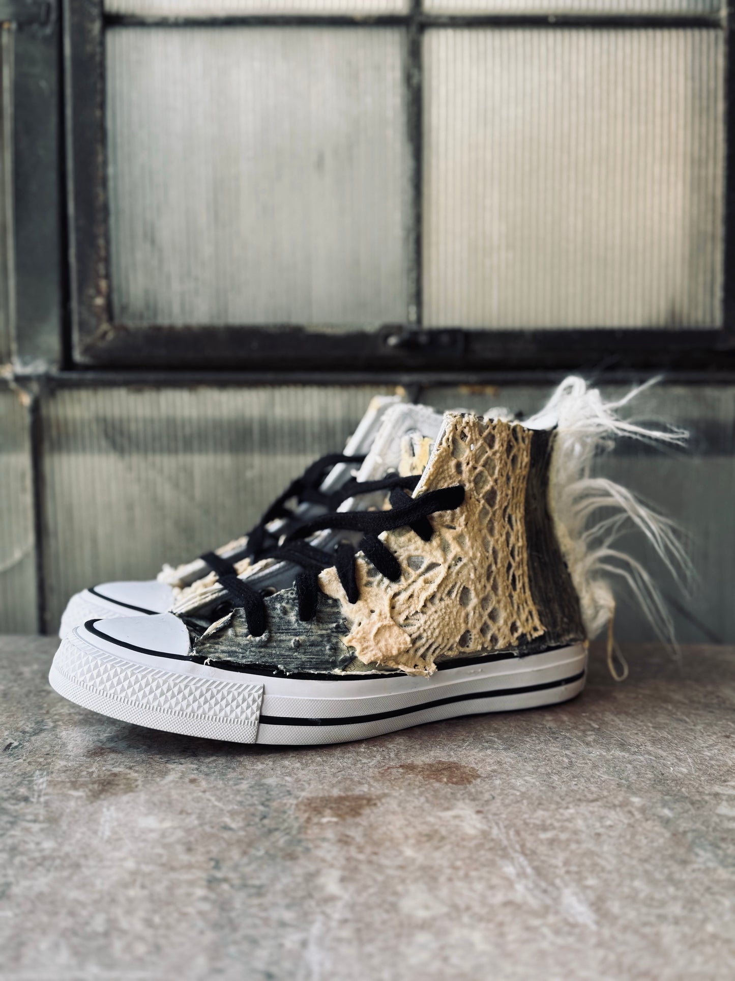 Latex Gym Shoe (high-top w/fur)