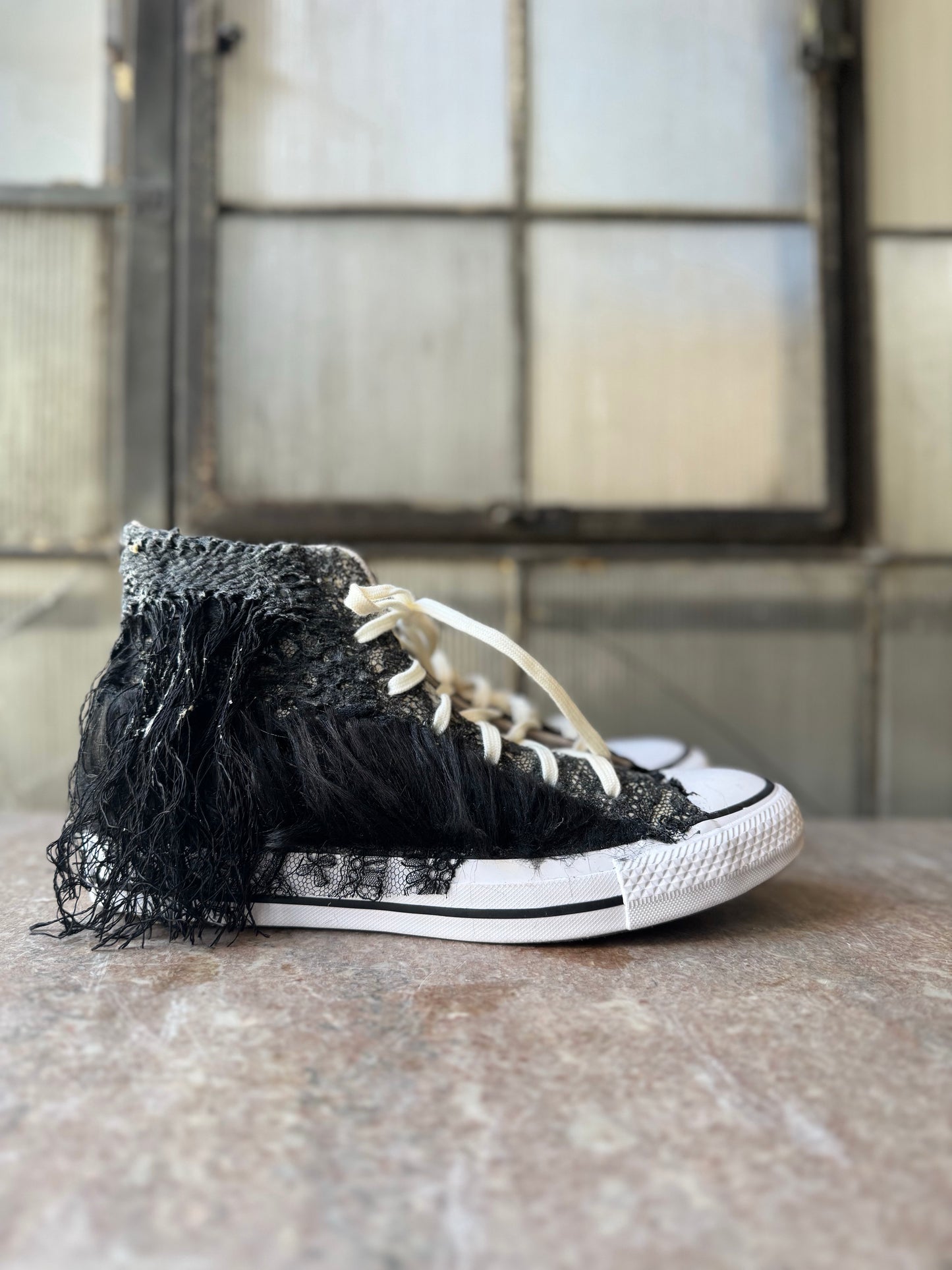 Latex Gym Shoe (high-top w/fur)